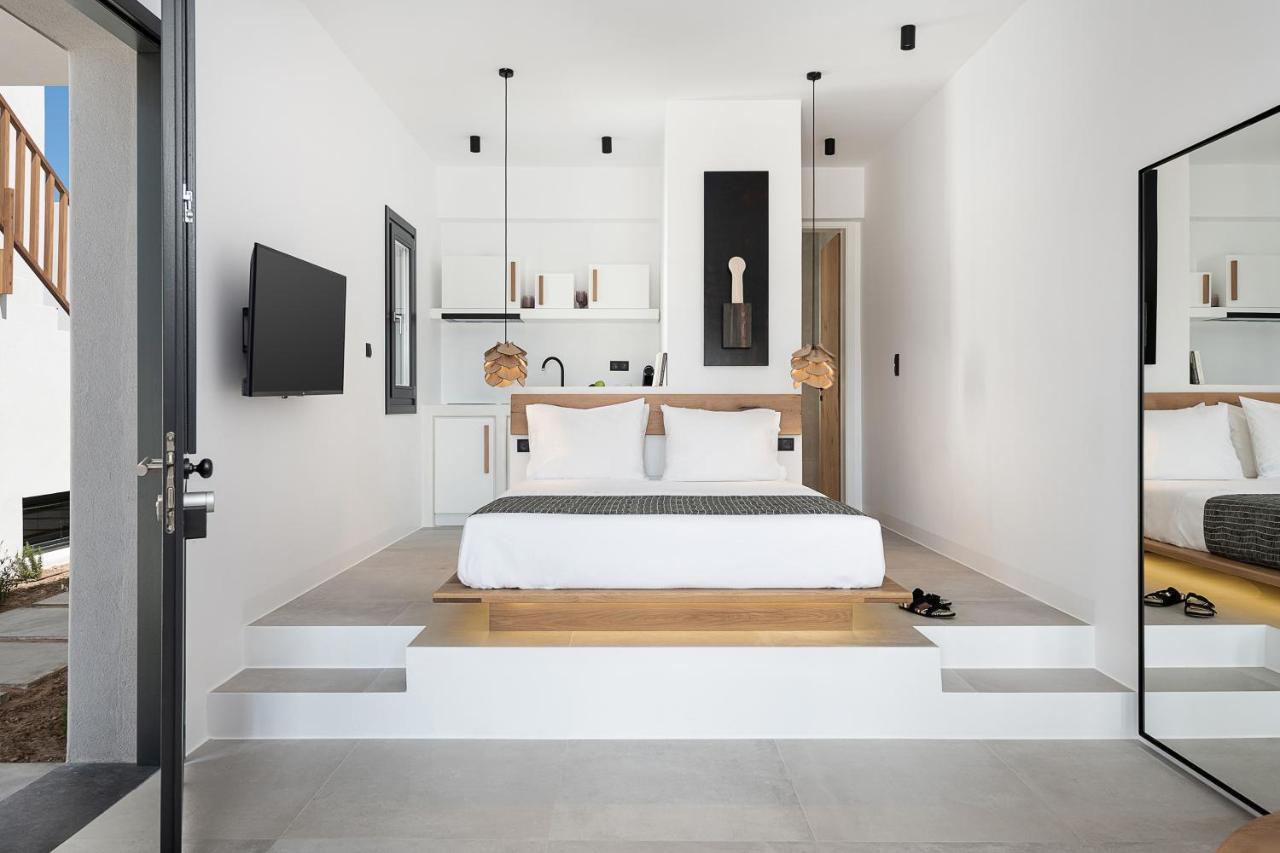 Athina Milos Suites Adamantas  Buitenkant foto