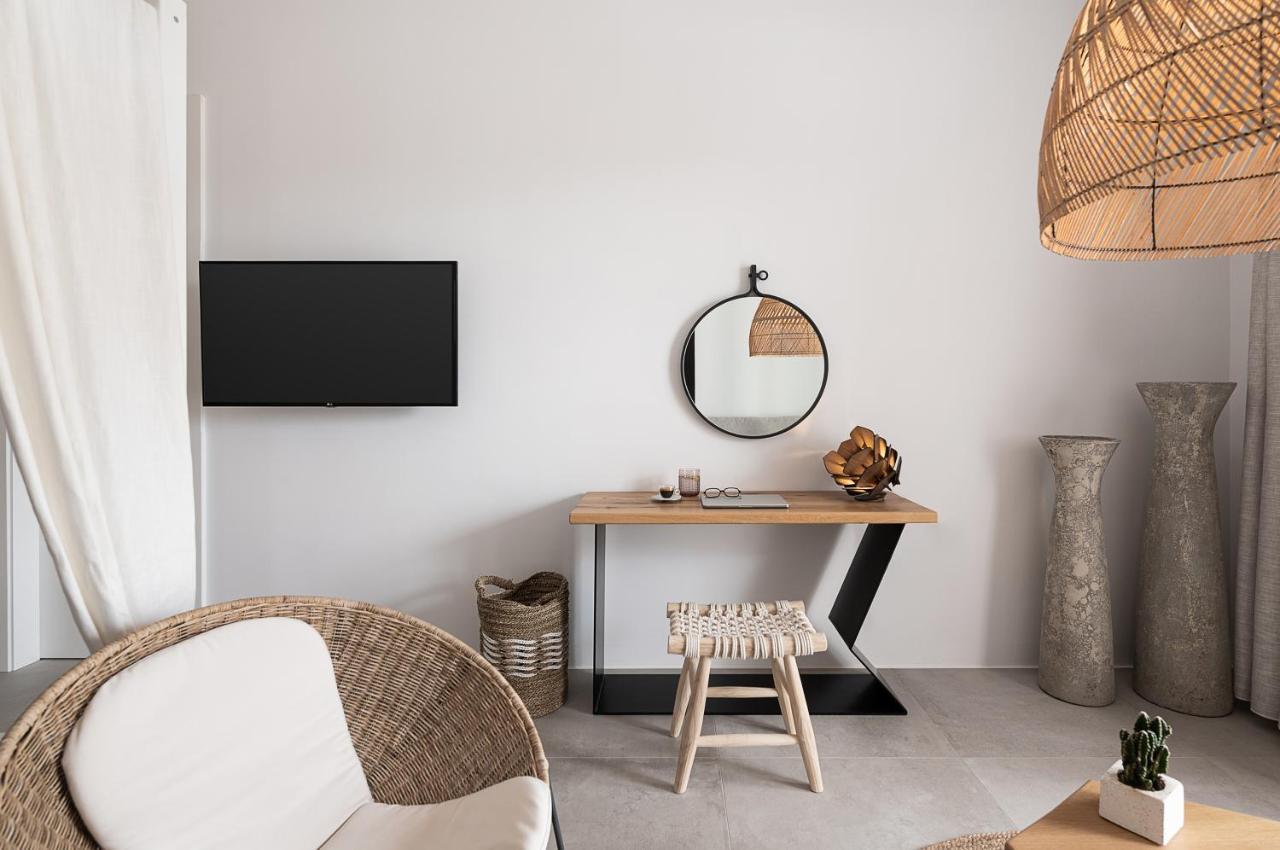 Athina Milos Suites Adamantas  Buitenkant foto