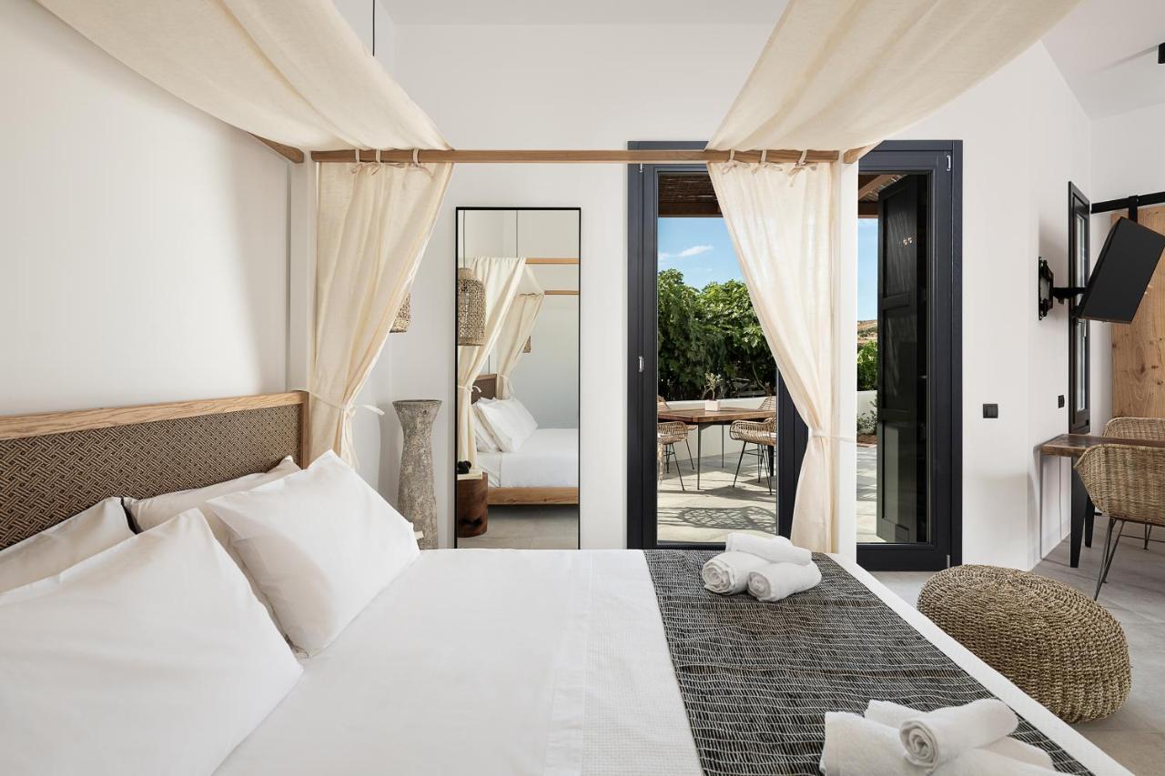 Athina Milos Suites Adamantas  Buitenkant foto