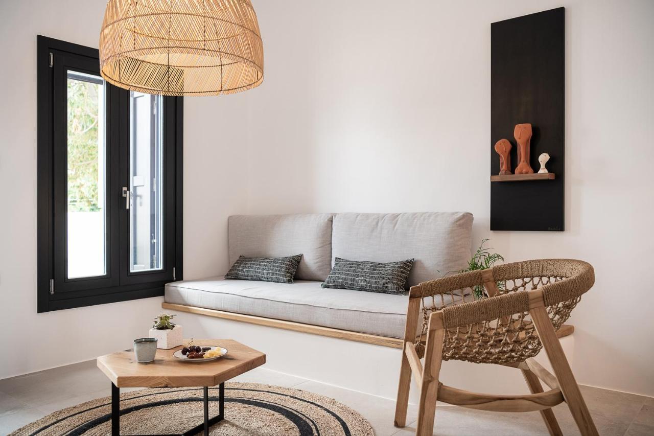 Athina Milos Suites Adamantas  Buitenkant foto