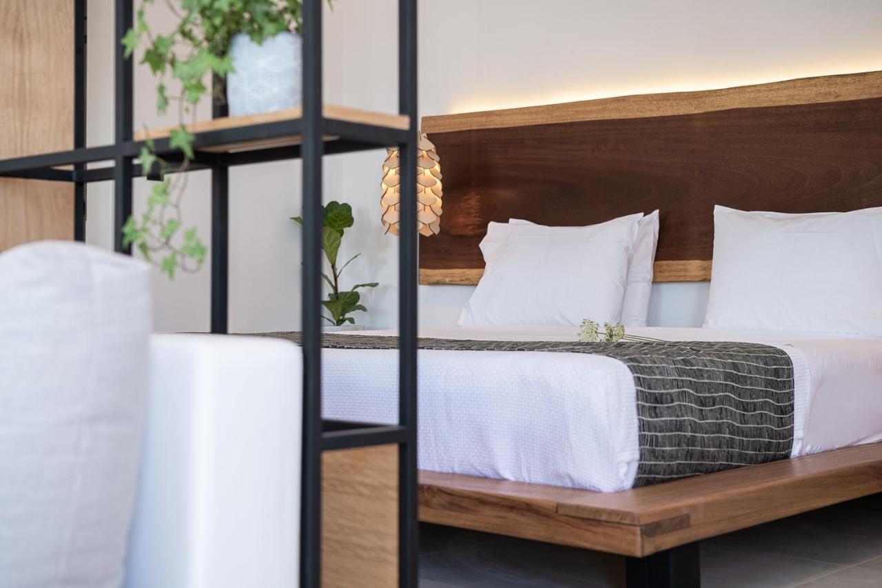 Athina Milos Suites Adamantas  Buitenkant foto