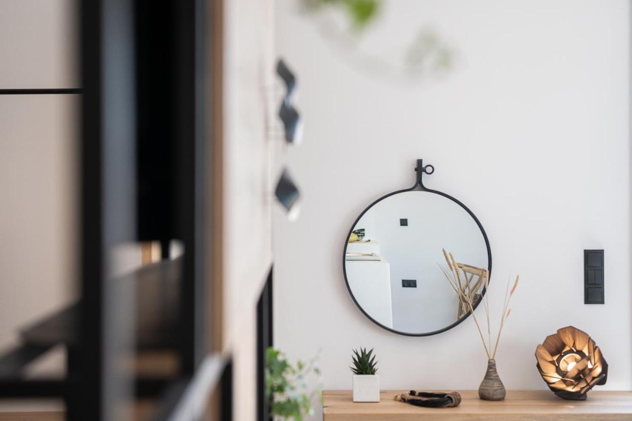 Athina Milos Suites Adamantas  Buitenkant foto