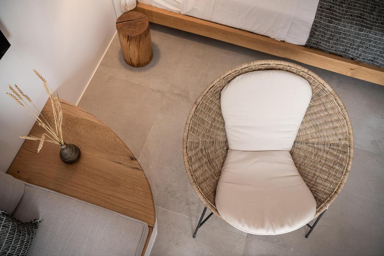 Athina Milos Suites Adamantas  Buitenkant foto
