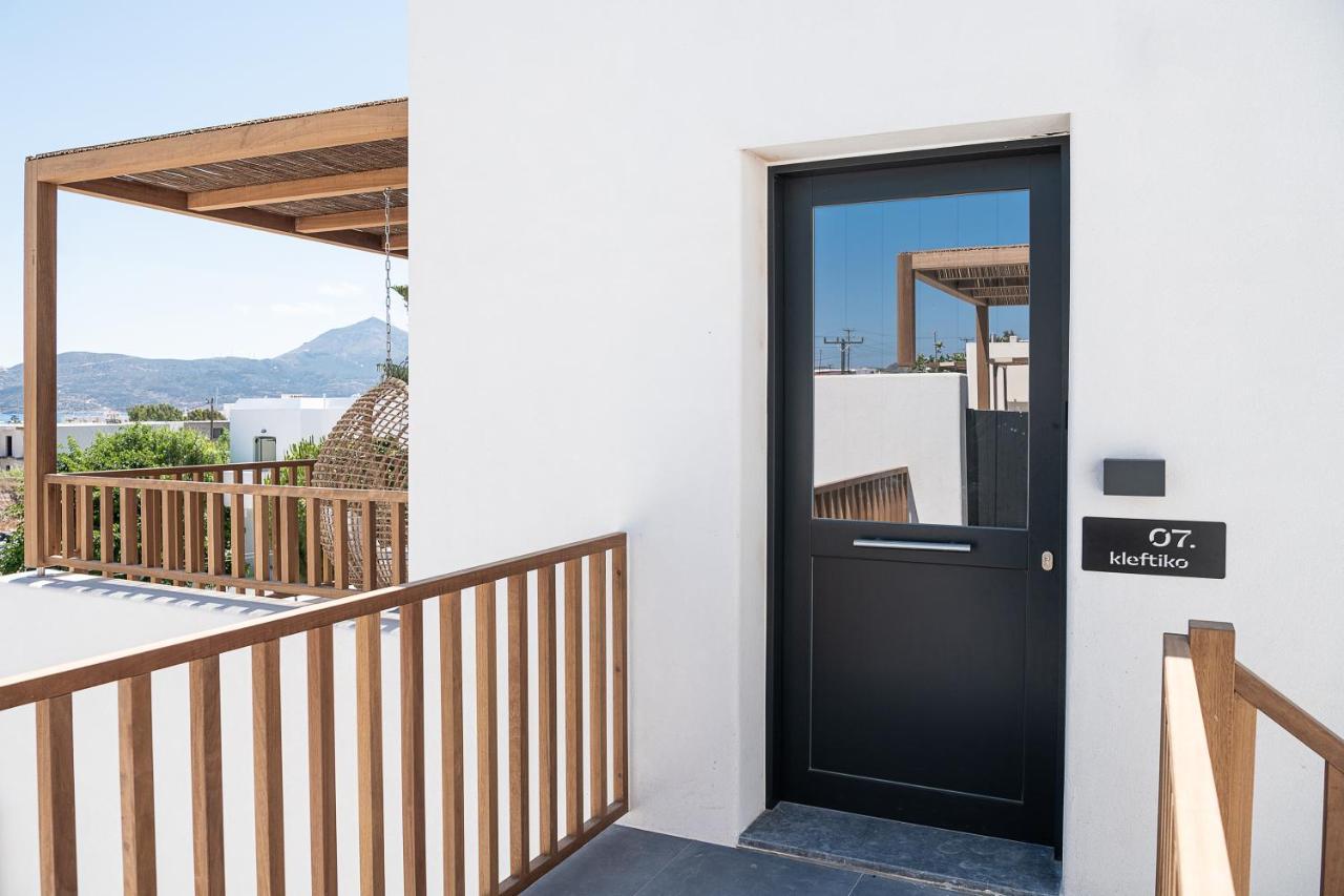 Athina Milos Suites Adamantas  Buitenkant foto