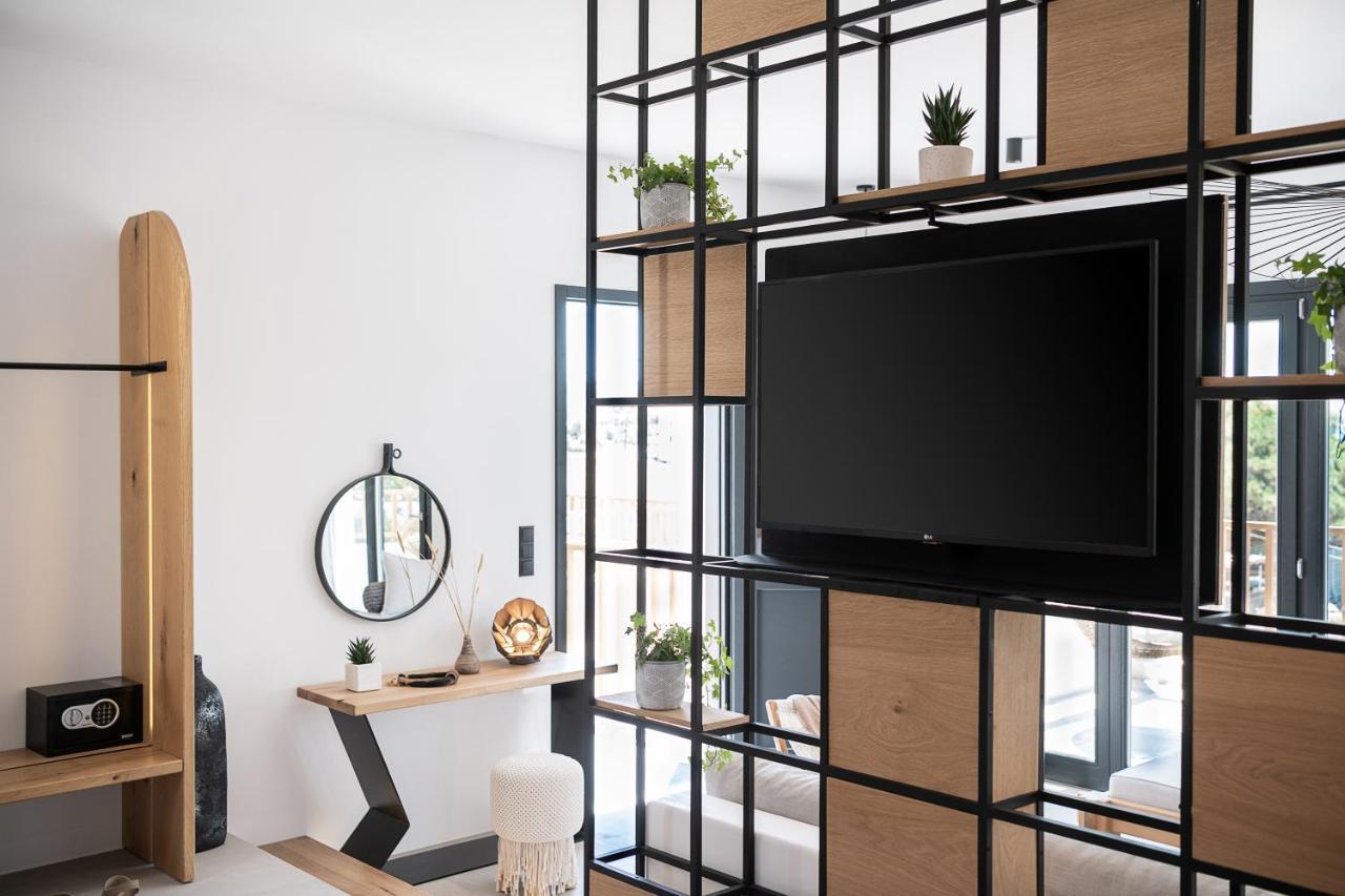 Athina Milos Suites Adamantas  Buitenkant foto