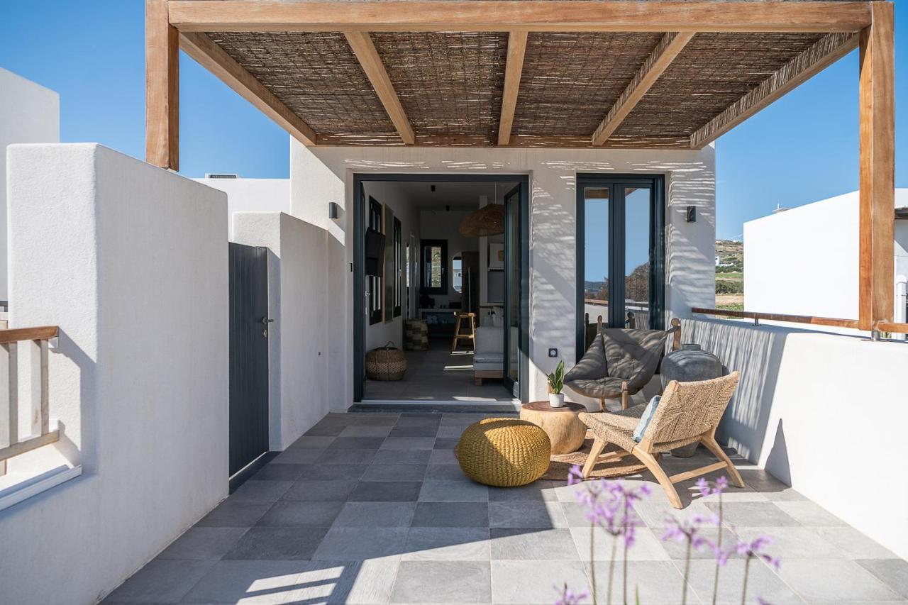 Athina Milos Suites Adamantas  Buitenkant foto