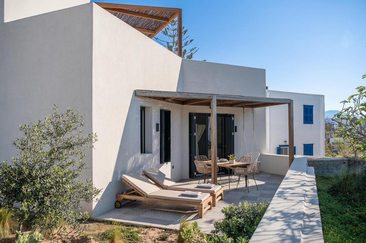 Athina Milos Suites Adamantas  Buitenkant foto