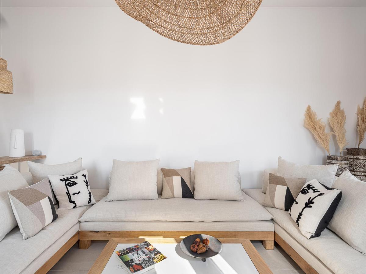 Athina Milos Suites Adamantas  Buitenkant foto