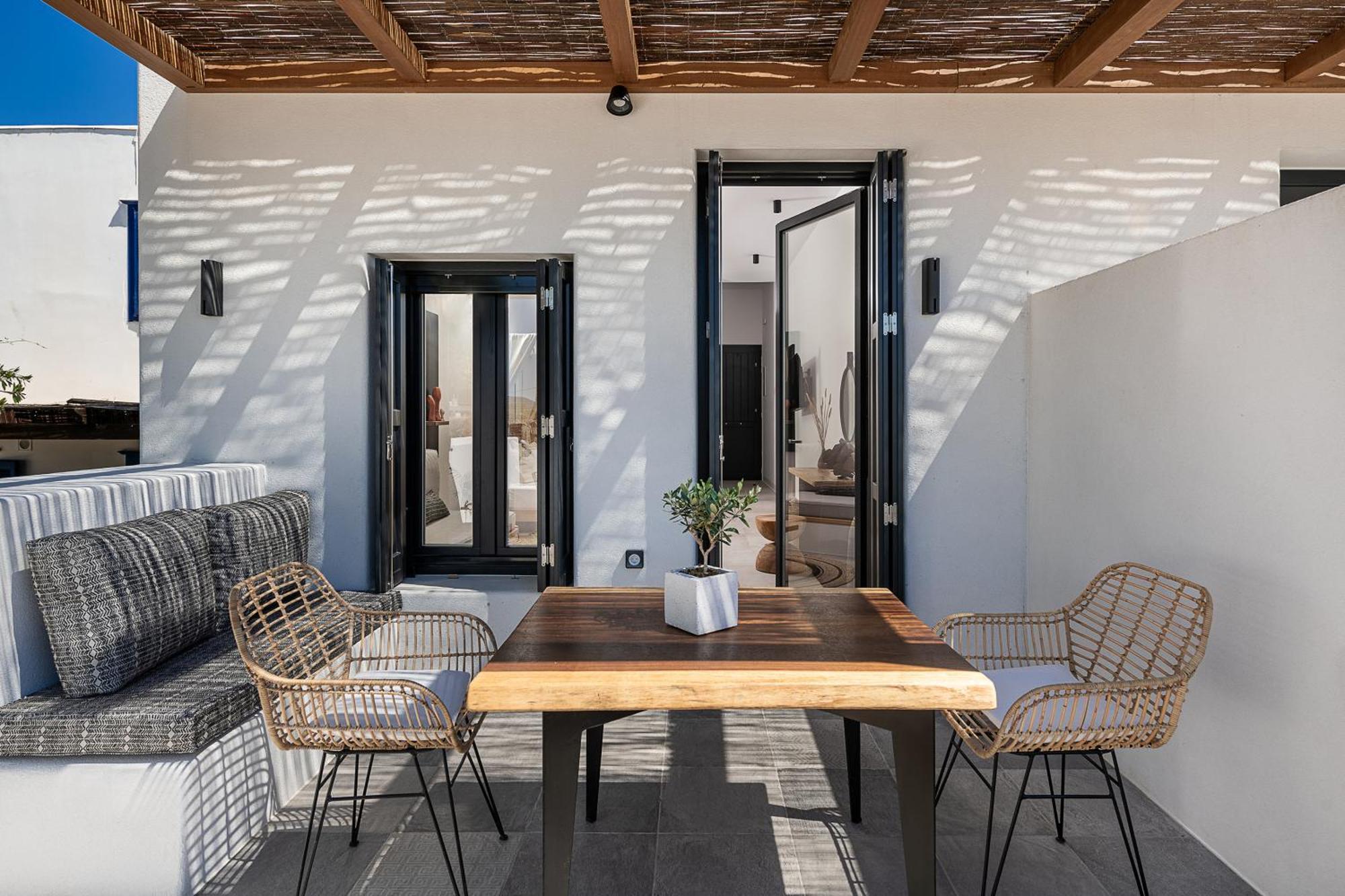 Athina Milos Suites Adamantas  Buitenkant foto